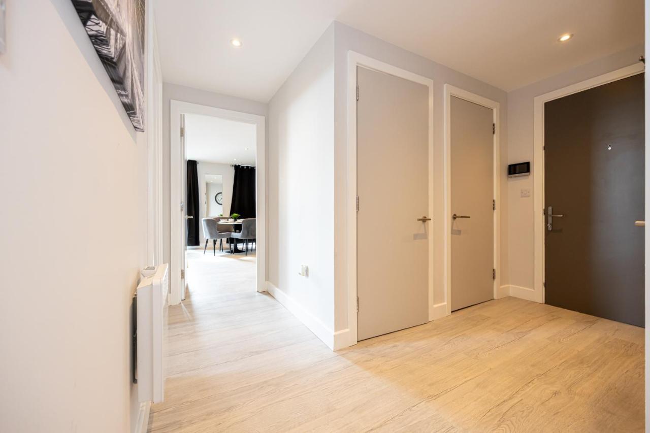 Contemporary 3 Bedrooms Apartment Manchester City Exterior photo