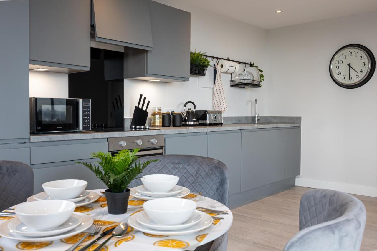 Contemporary 3 Bedrooms Apartment Manchester City Exterior photo